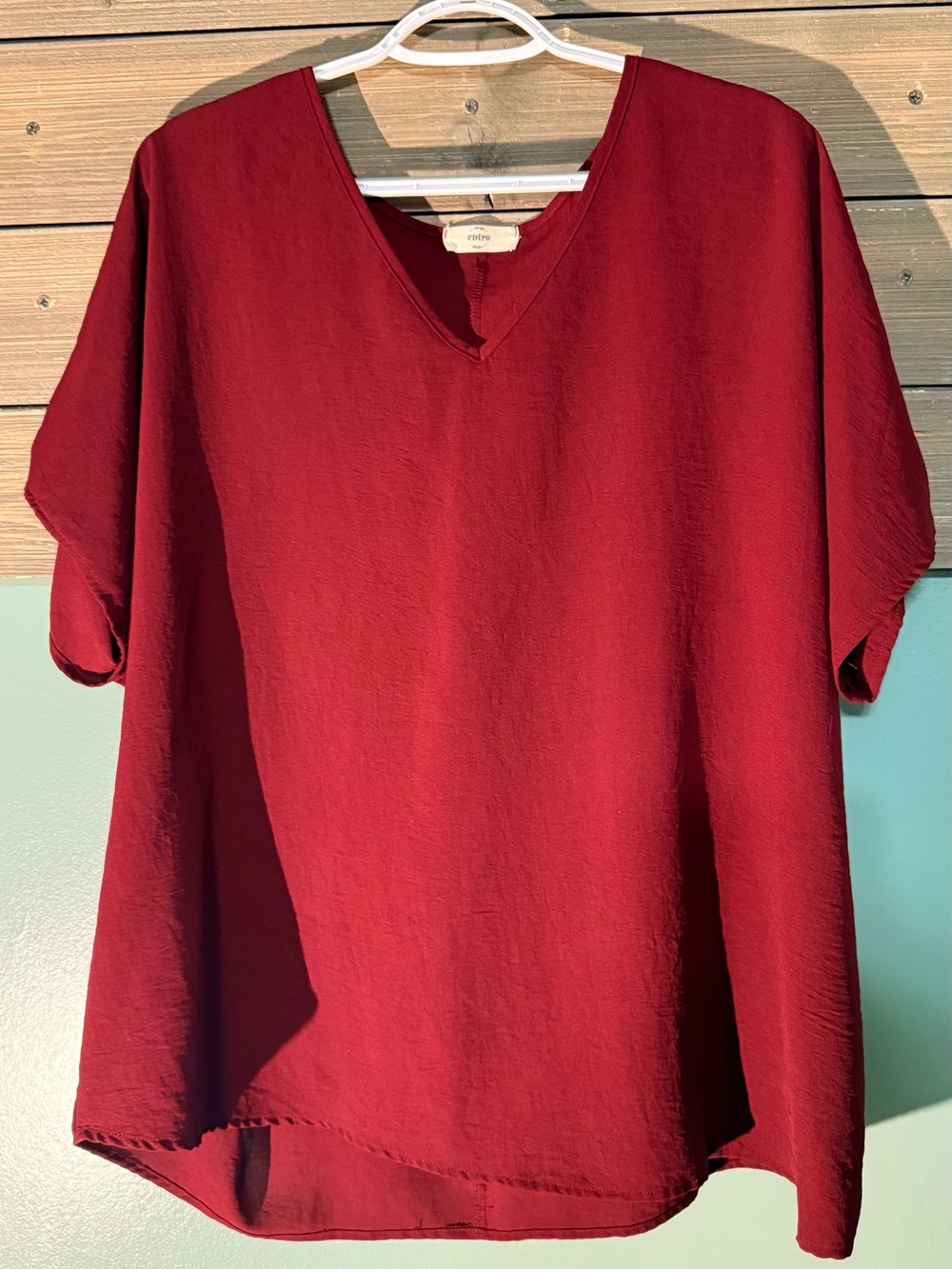 Entro Classic V-Neck Short Sleeve Top in Burgundy - Unbranded
